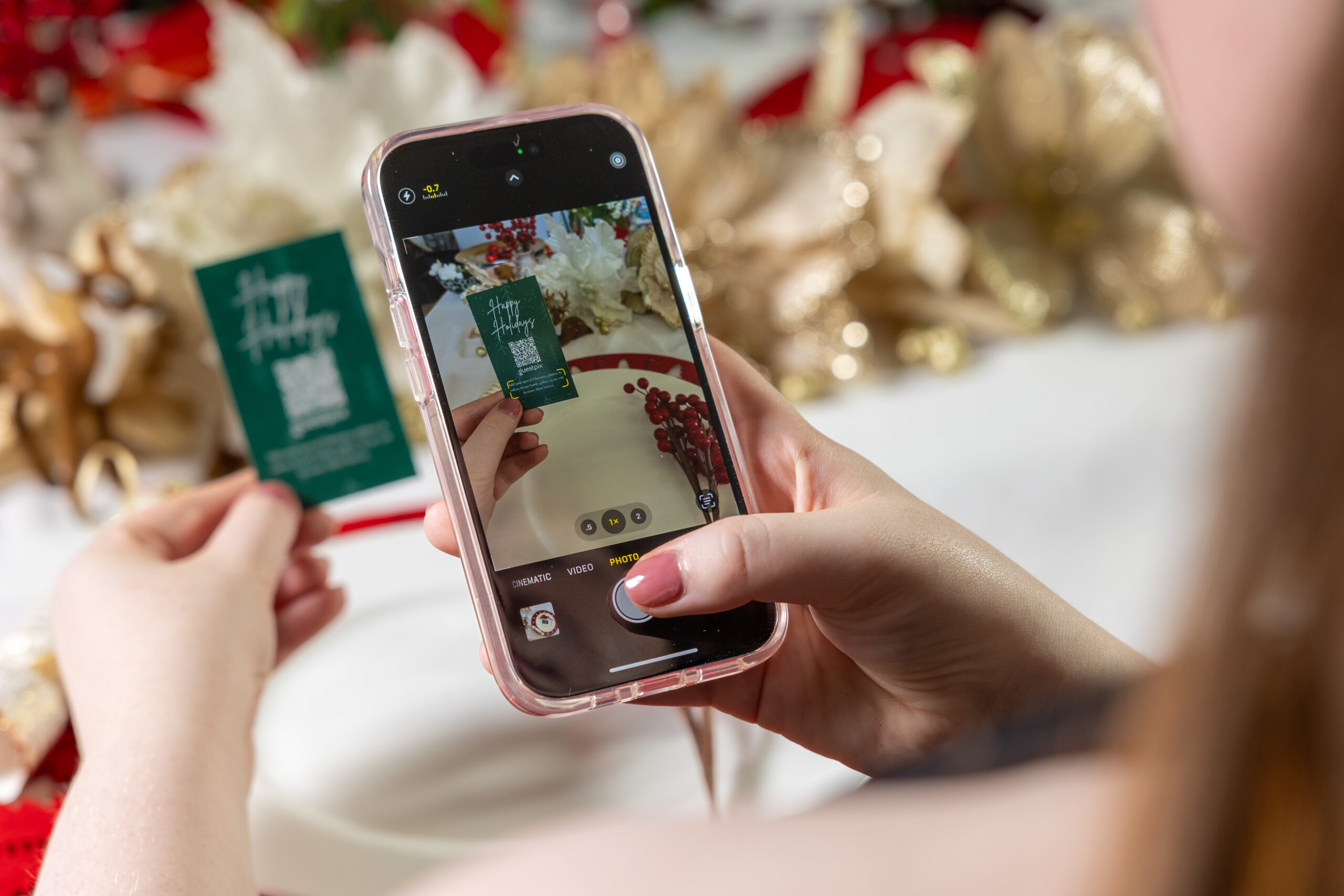 Escanear el código QR de Navidad de GUESTPIX